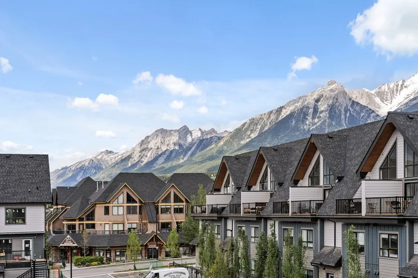Peaceful Rockies 2BR w/ Private Patio + AC - Image 1