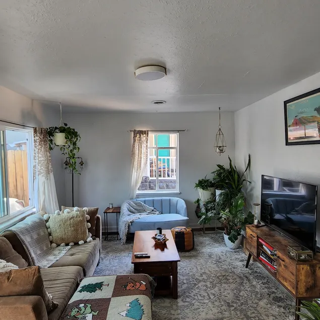 Lincoln St Carriage House (ADU) - Image 1