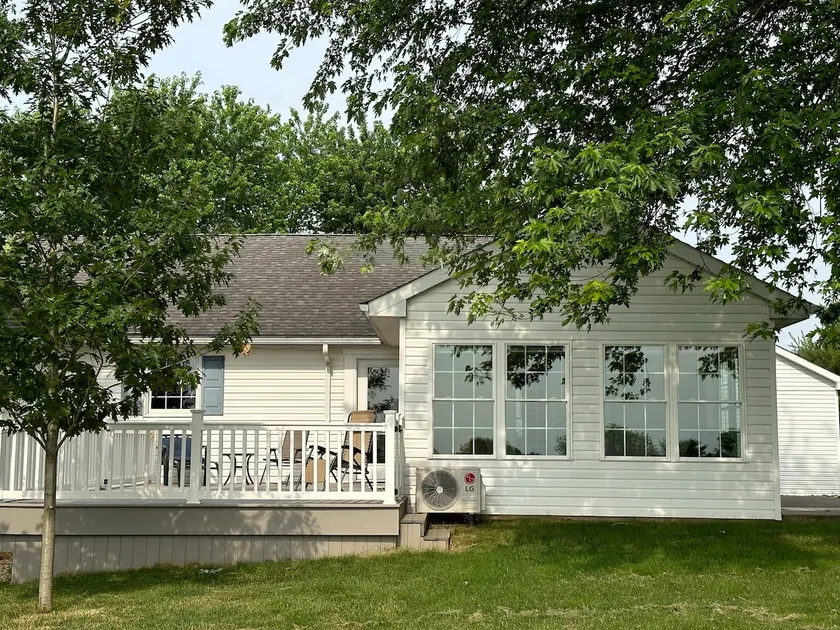 Sunnycrest Guesthouse - heart of Lancaster County! - Image 1