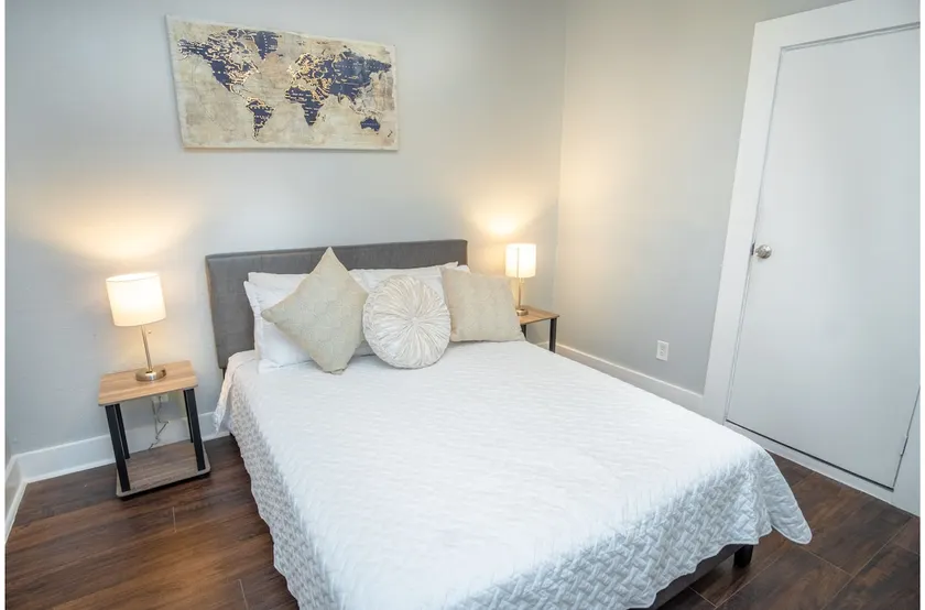Your Private Escape Awaits! Cozy 1BR Home Near DT - Image 1