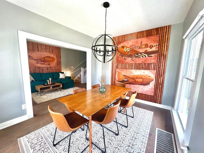 The Airplane Art House | Fire Pit & Art Room - Image 1