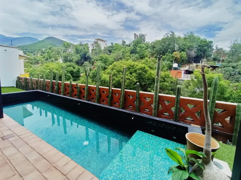 Luxury Apartment - Image 1
