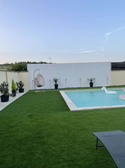 House with a pool and a hot tub - Image 1