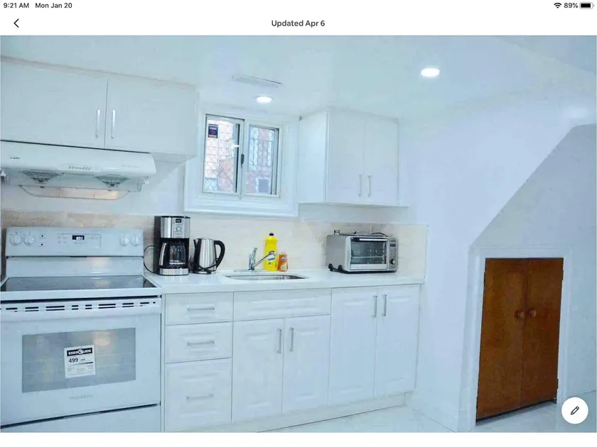 Private 1 Bedroom Suite Near Downtown Toronto - Image 1