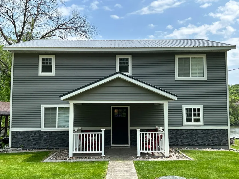 Suites on Cedar - Modern, River/Lakefront! - Image 1