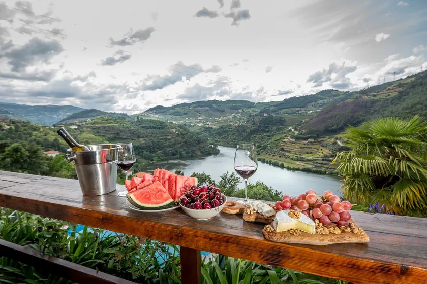 Experience Douro's beauty, 3BR, 3BA scenic villa - Image 1