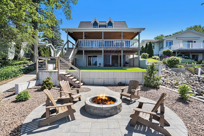 Gorgeous Home on All Sports Cowden Lake! - Image 1