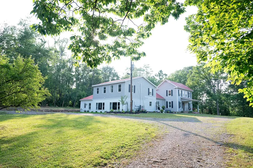 Fern Hill • Luxe Family Retreat w/ Mountain View - Image 1