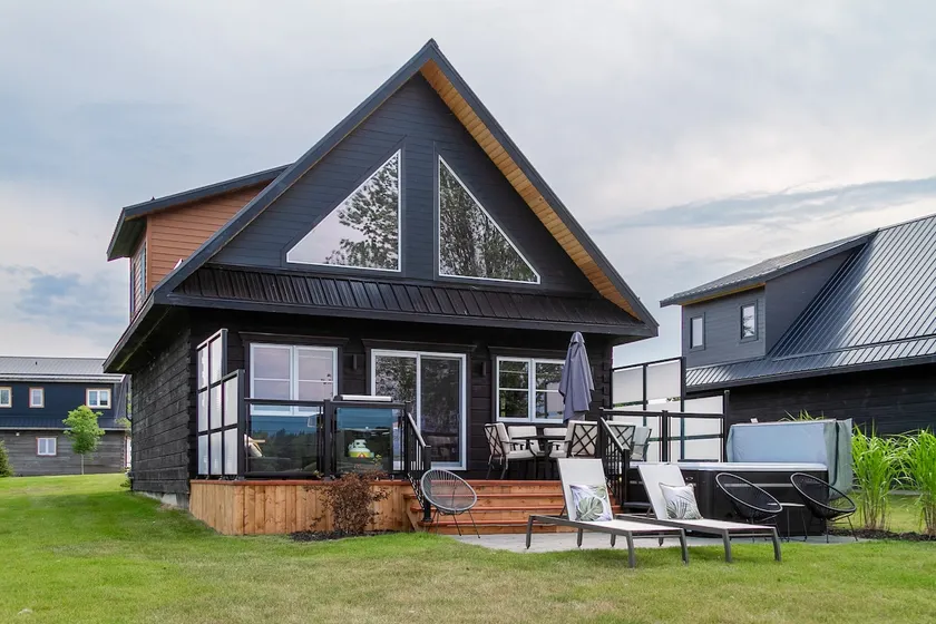Luxe Lodge: Cabin 2 - Image 1