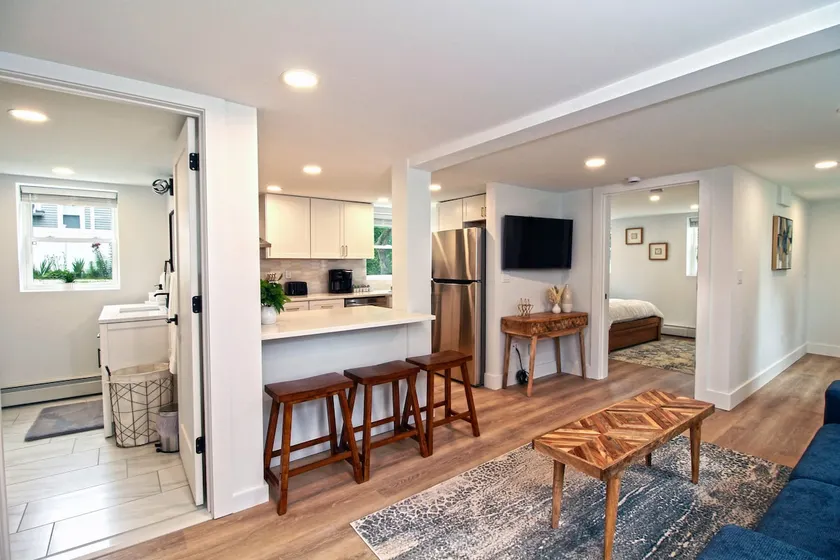 Luxury 1 Bedroom Apt Near Mystic Drawbridge - Image 1