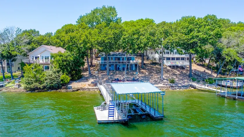 Lake Front home in Sunrise Beach - Image 1