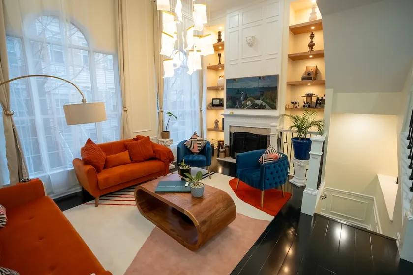 Spacious Townhome Near DC | Garage & Workspace - Image 1