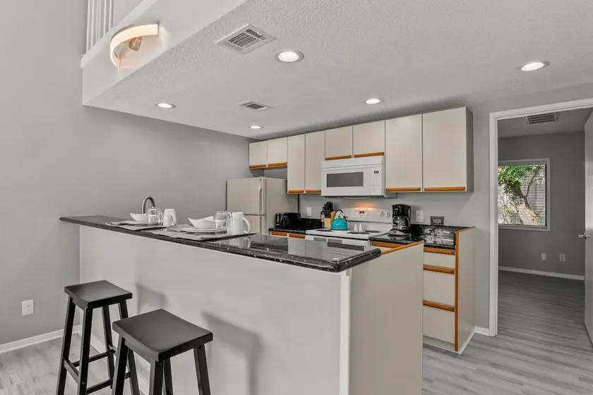 NEW King with Loft Beach Near Gulf - Image 1
