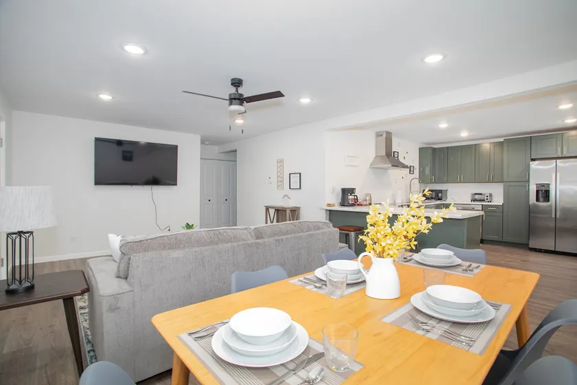 3b2b modern Fairbanks house close to everything - Image 1