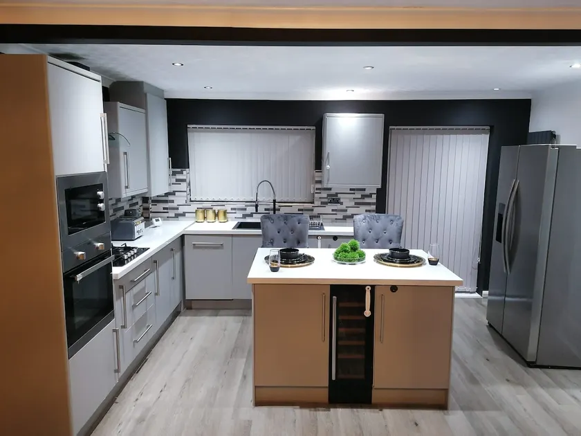 Stunning 3-bedroom Great Sankey Home - Image 1