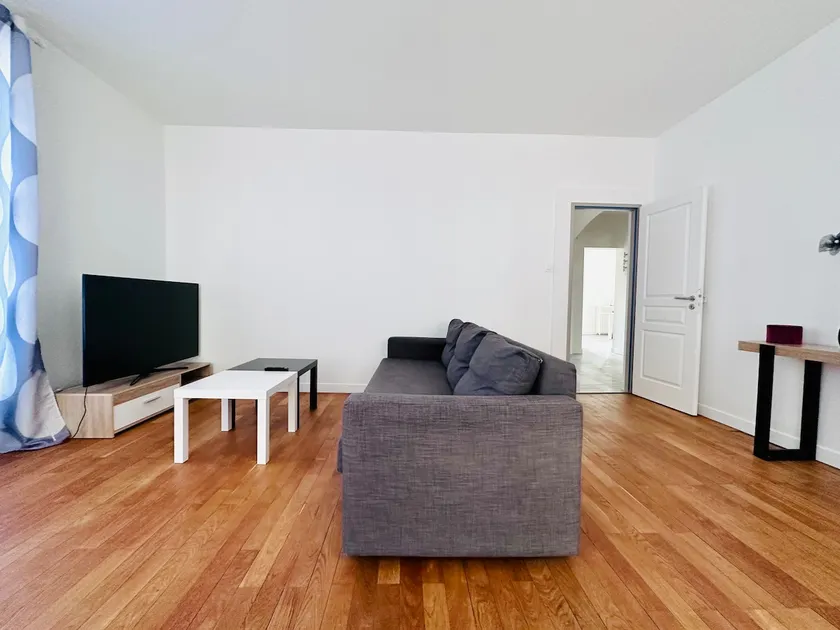 Spacious and Bright - Image 1