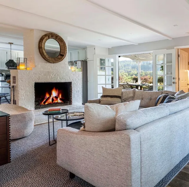 Modern Wine Country Cottage in Historic Healdsburg, Premiere Location - Image 1