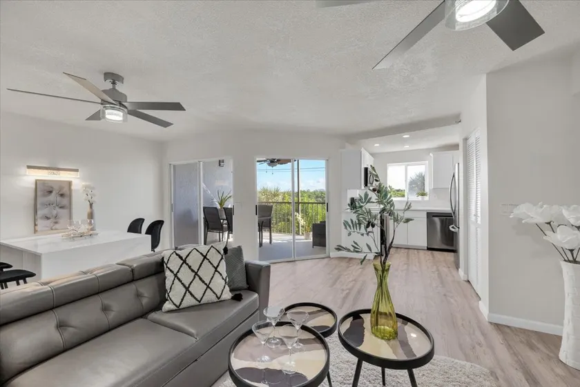 Jupiter Bay Resort beach condo, sleeps 4 - Image 1
