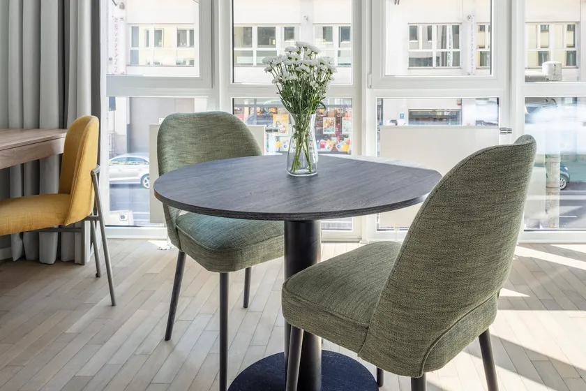 Numa | Large Accessible Studio with Kitchenette - Image 1