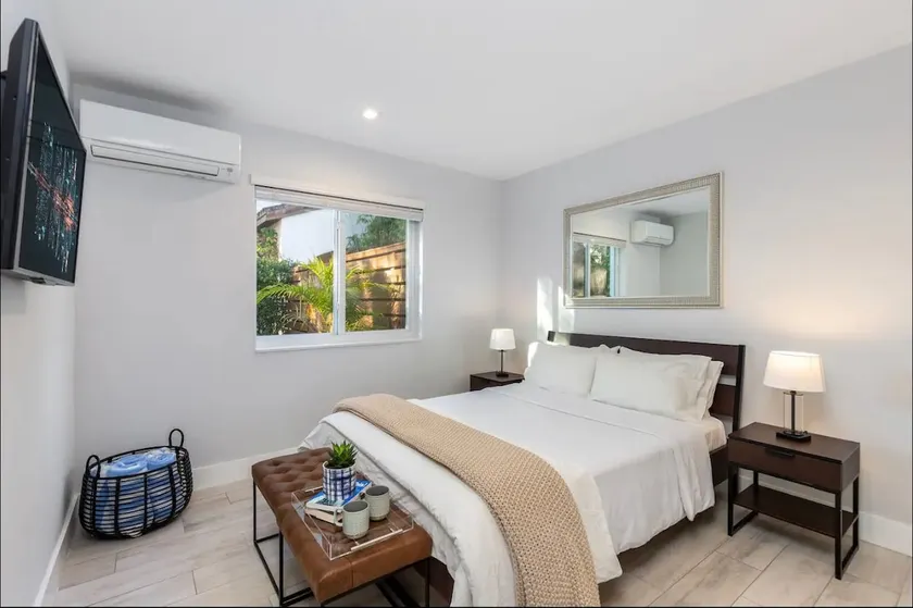 Steps to Las Olas !Sleekonebed! - Image 1