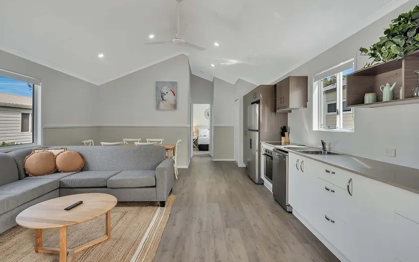 2 Bedroom Bottlebrush Cabin - Image 1