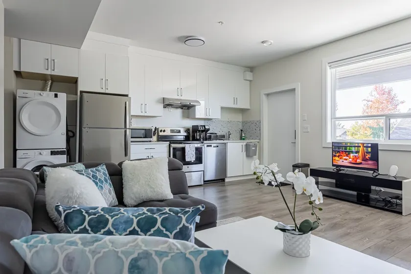 Modern Gateway Suite in Maple Ridge - BC - Image 1
