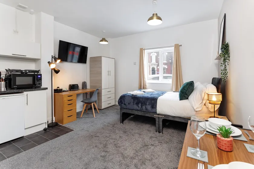 Studio 9 • City Centre • Fast WiFi • Smart TV - Image 1