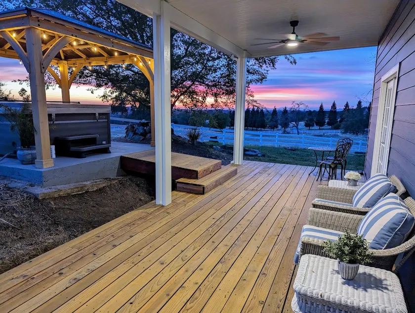 Country Farmhouse on Wine Trail-Hot Tub-Pool Table - Image 1
