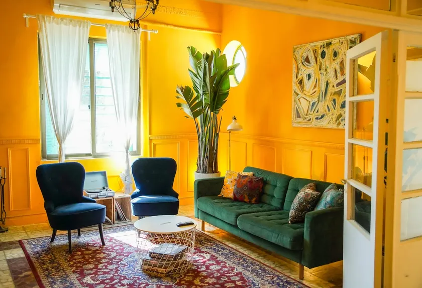 Bohemian Chic Artsy Apt with Wood Fire Place - Image 1