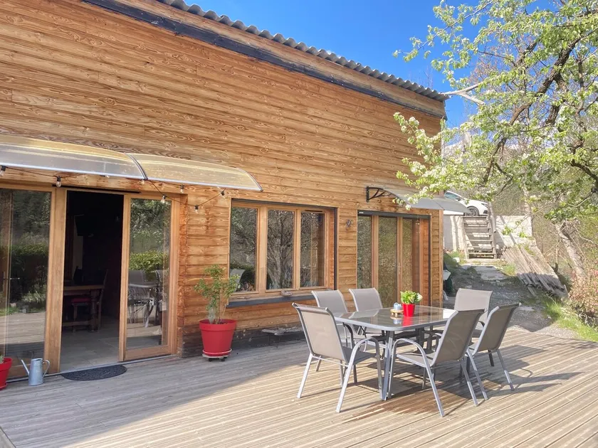 Eco-friendly house in Prads - Image 1
