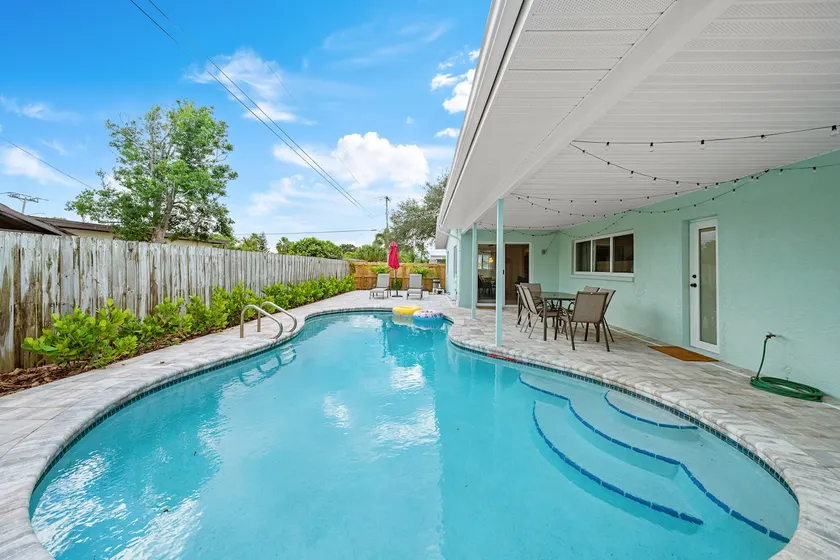 Luxury Beachside Home/Heated Pool -Sleeps 10 - Image 1
