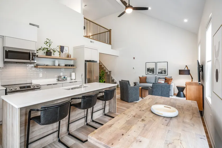 2 Bdrm New Stylish Apt for up to 6 ppl in Niagara - Image 1