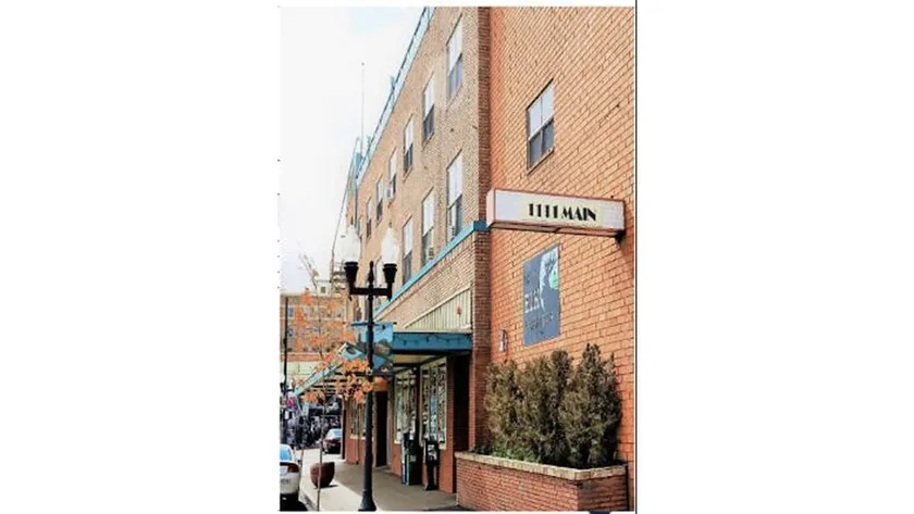 The Suites at The George 212 - Image 1