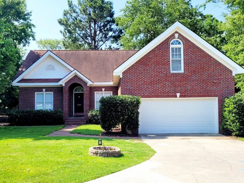 Cozy Cul-De-Sac Retreat, 10 min to Ft. Jackson - Image 1