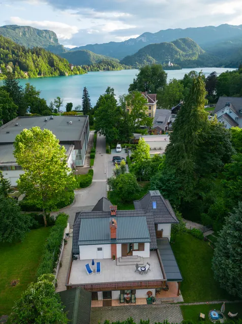 UpArt Bled - next to Lake / free parking / pets + - Image 1