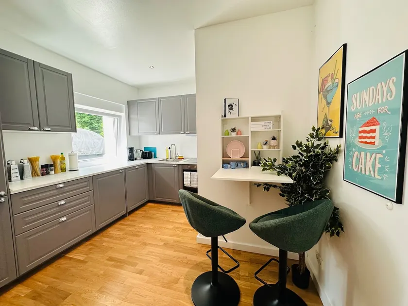Chic 140m² Apt. I 4Rooms• 2Bathrooms • by Ku'damm - Image 1
