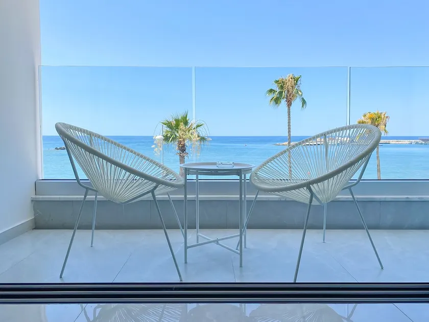 Phaedrus Living: Marina Sea View Flat 214 Emerald - Image 1