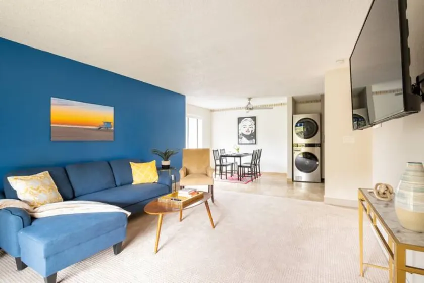La Jolla UTC w/Pool&HotTub, Parking, DBL King Beds - Image 1