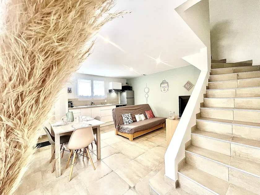 21. The Mediterranean: Luxury Duplex/Air Conditioning - Image 1