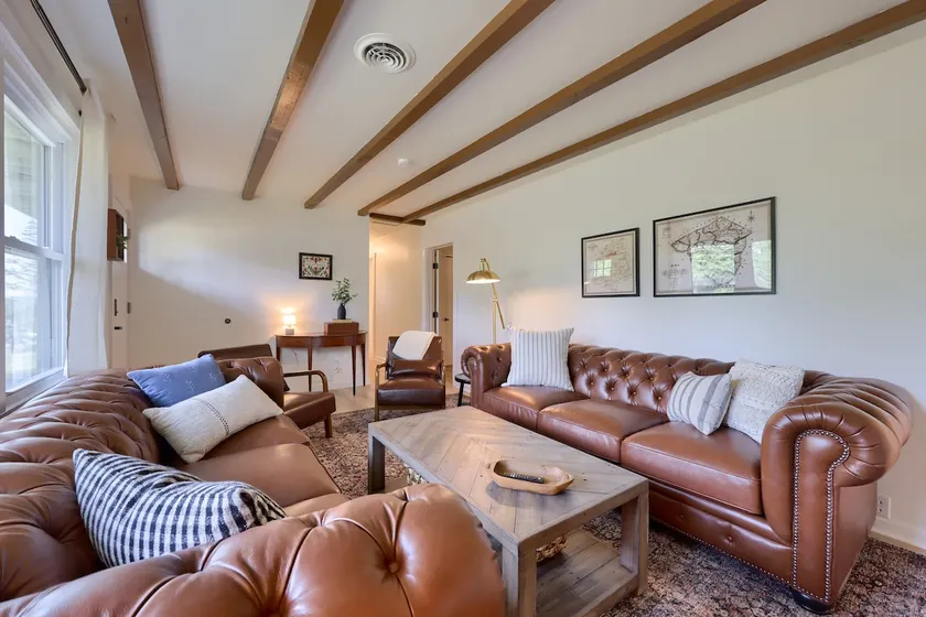 New! Sleeps 16! Across from Sight&Sound! Location! - Image 1