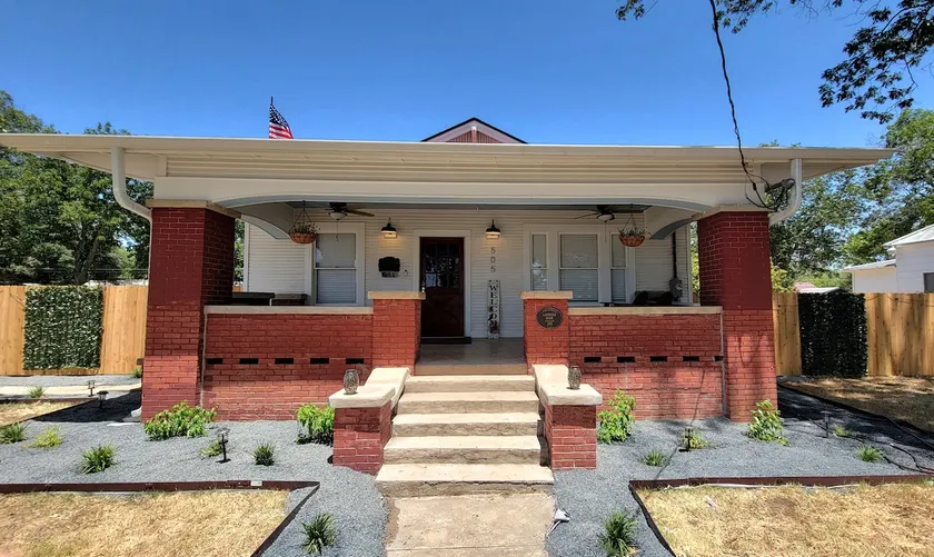 The Exchange Historical Haus Downtown Schertz - Image 1