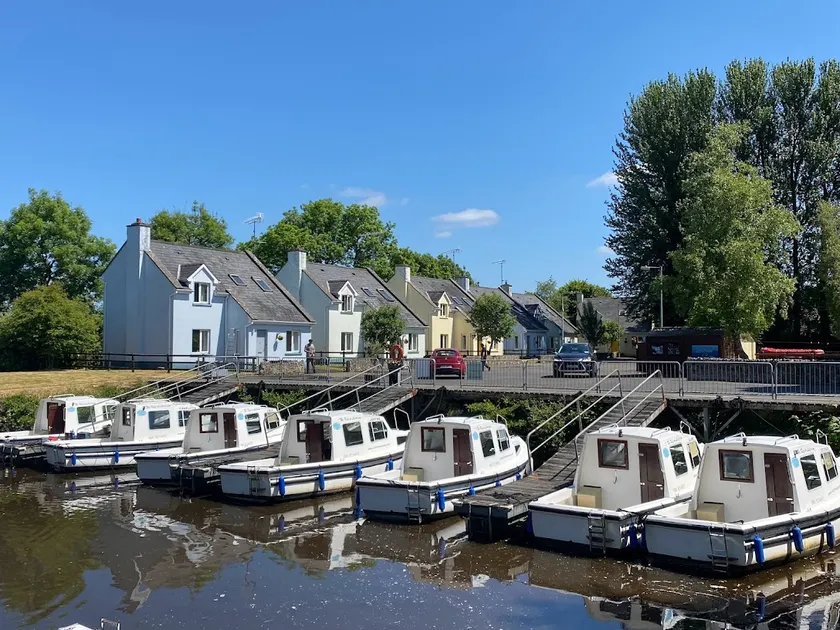 Leitrim Quay - Riverside Cottage 2 - Image 1