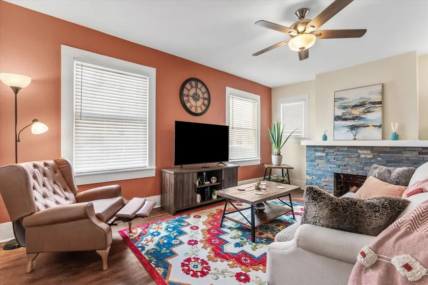 Uplifting 2BD House in the heart of FortWorth - Image 1