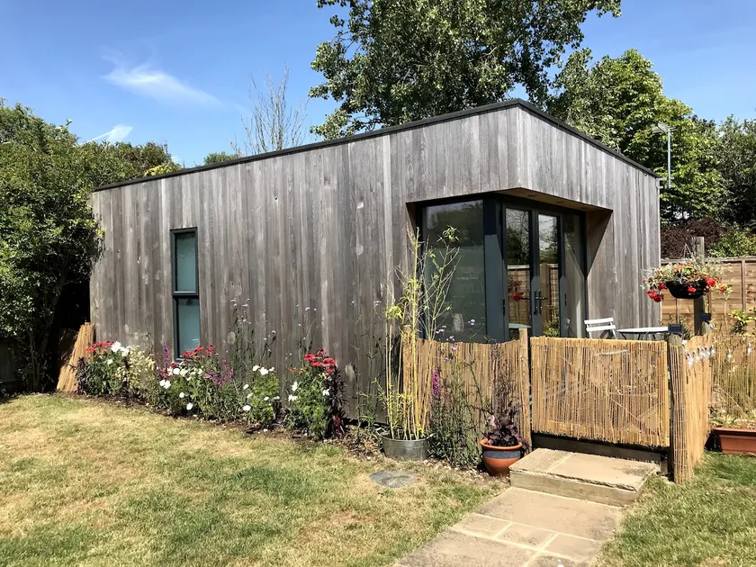 Modern one bedroom self contained pod - Image 1