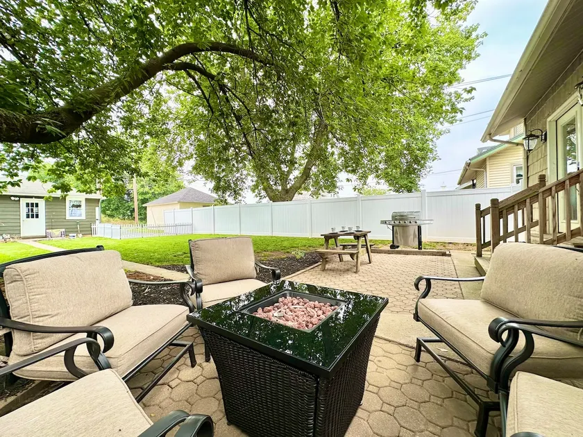5 Mins To Hershey Park! Firepit, Gameroom & Yard! - Image 1