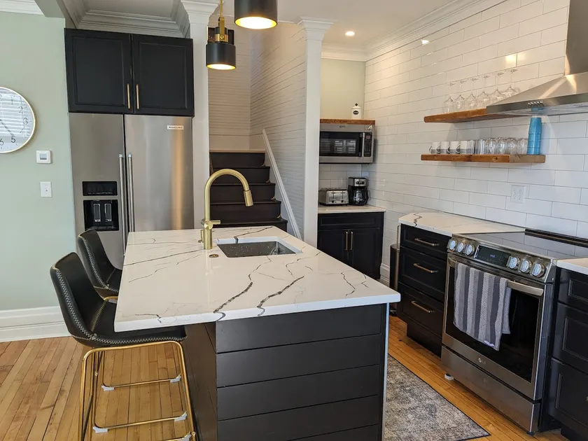 Kaye Cottage, great location, close to NMU - Image 1