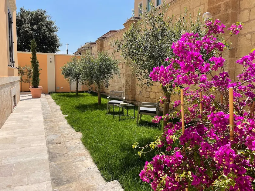 Palazzo Pitagora-Suite Le Querce, nature in the center - Image 1