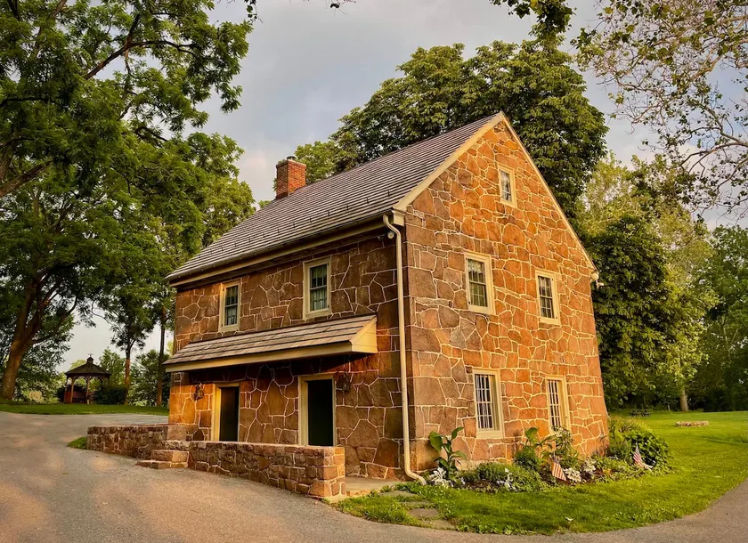 Covered Bridge Cottage - Image 1