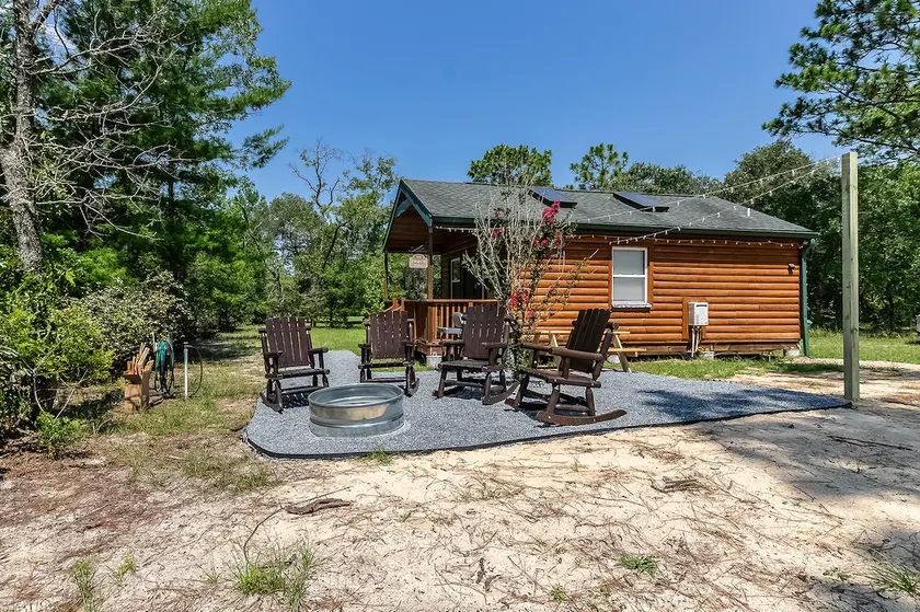 Tiny Cabin- Small Living, Big Memories! - Image 1