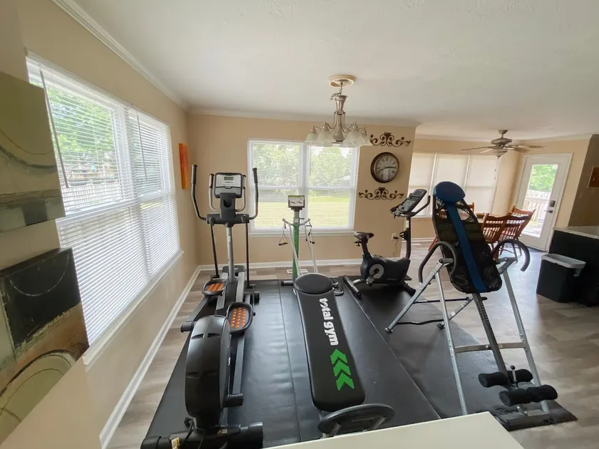 Spacious 4-BR with Gym - 17 mins to DT - Image 1